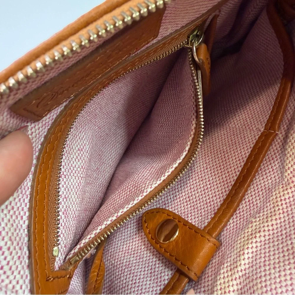 Dooney & Bourke Vintage Pebbled Tan Leather Handbag Y2K Preppy Quiet Luxury Zip - Picture 9 of 13